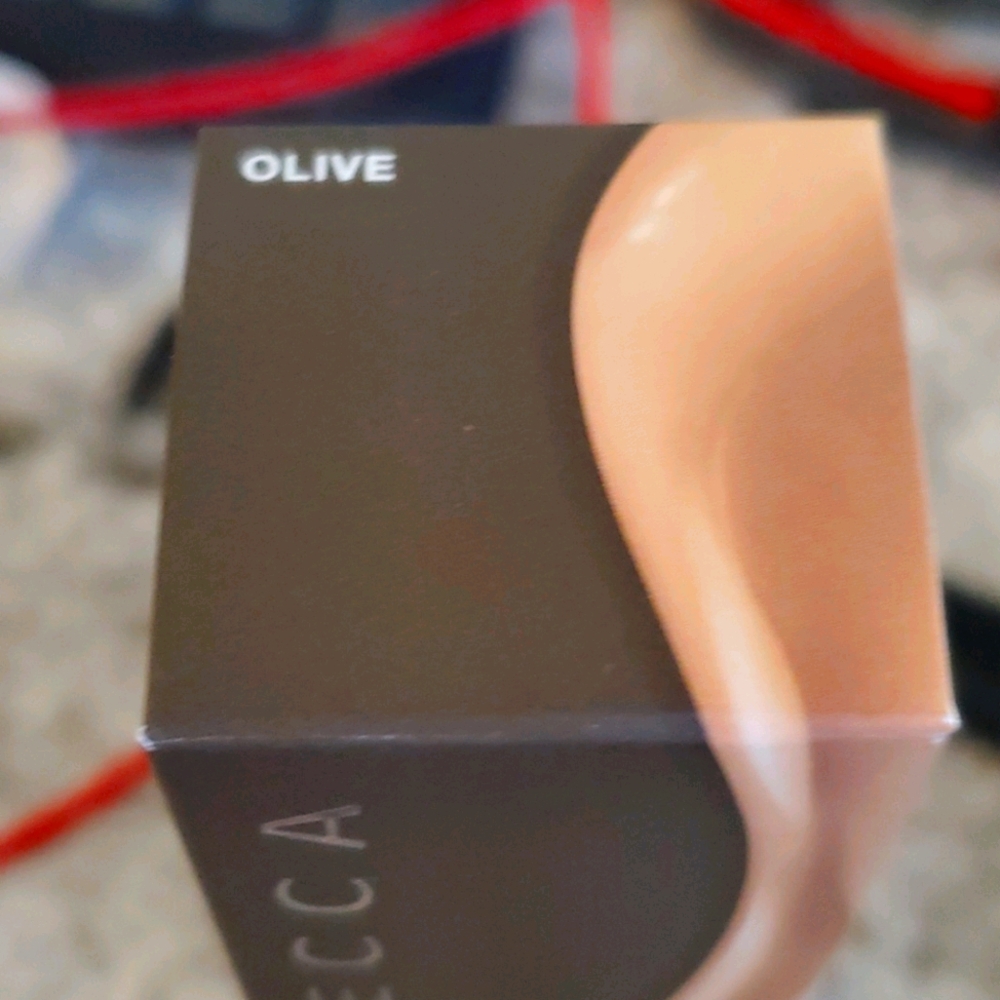 Becca 24 hr full coverage foundation color olive